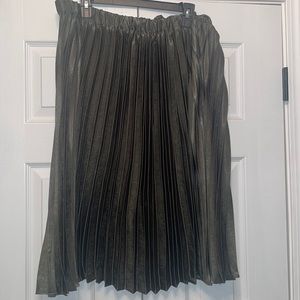 Dark Olive green pleated skirt